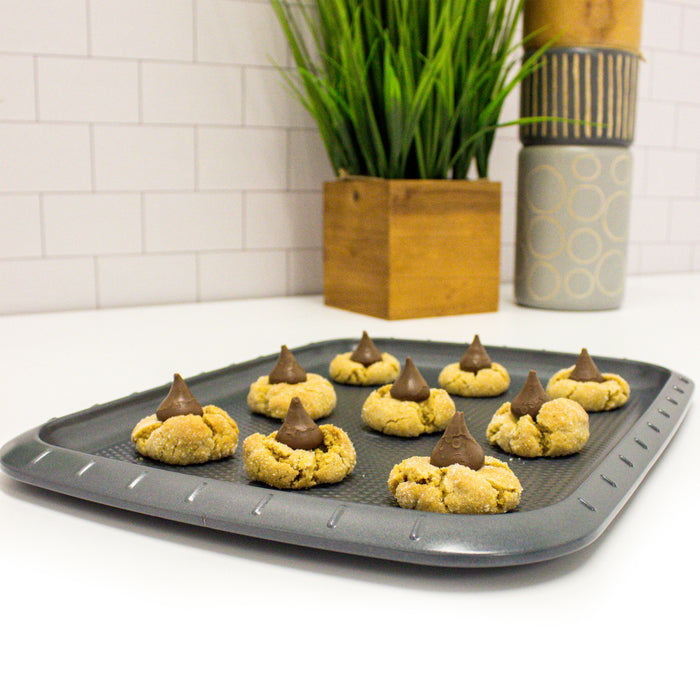 Image 13 of GEM Non-stick 3Pc Bakeware Set , Small Cookie Sheet, Cupcake Pan and Pie Pan
