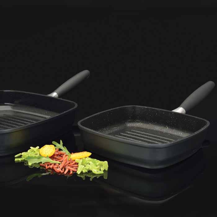 Image 3 of Scala 11" Nonstick Cast Aluminum Grill Pan