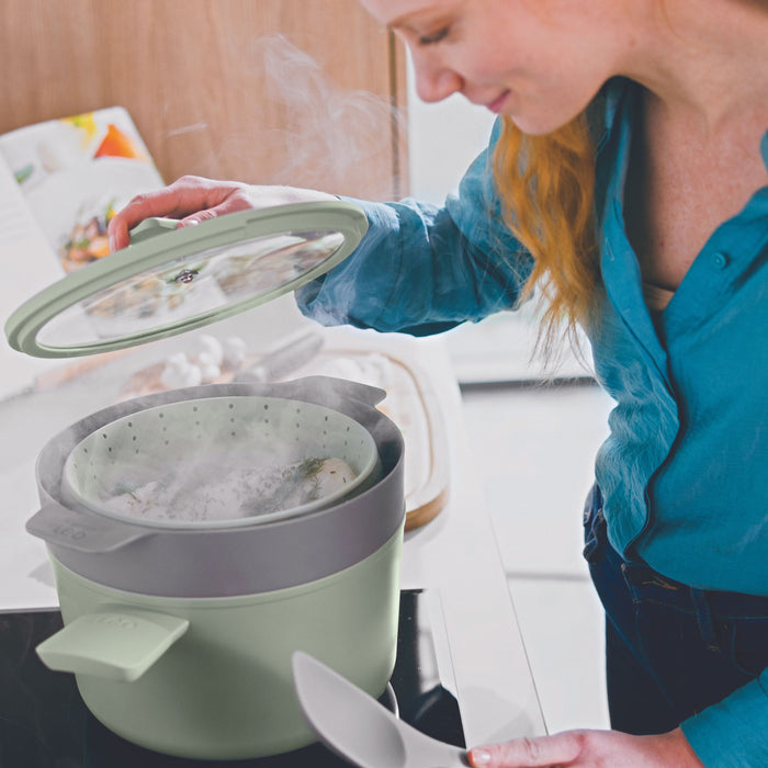 Image 6 of Shopberghoff Balance Non-stick Silicone Collapsible Steamer Basket & Strainer 10", Recycled Material, Sage