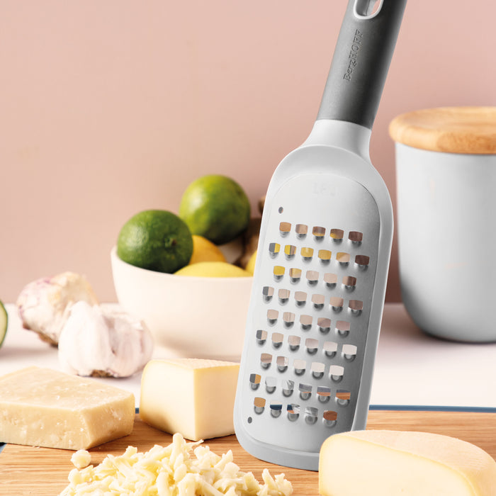 Image 3 of Leo Ultra-coarse Paddle Grater 10.75"