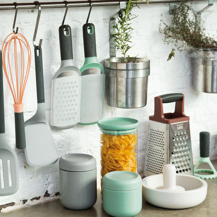 Image 6 of Leo Ultra-coarse Paddle Grater 10.75"