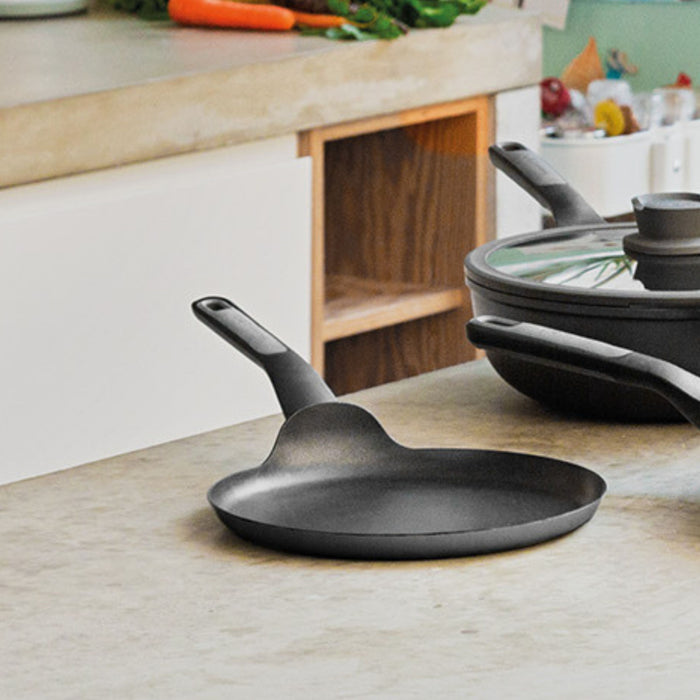 Image 3 of LEO Non-stick Cast Aluminum Pancake Pan 10", Stone