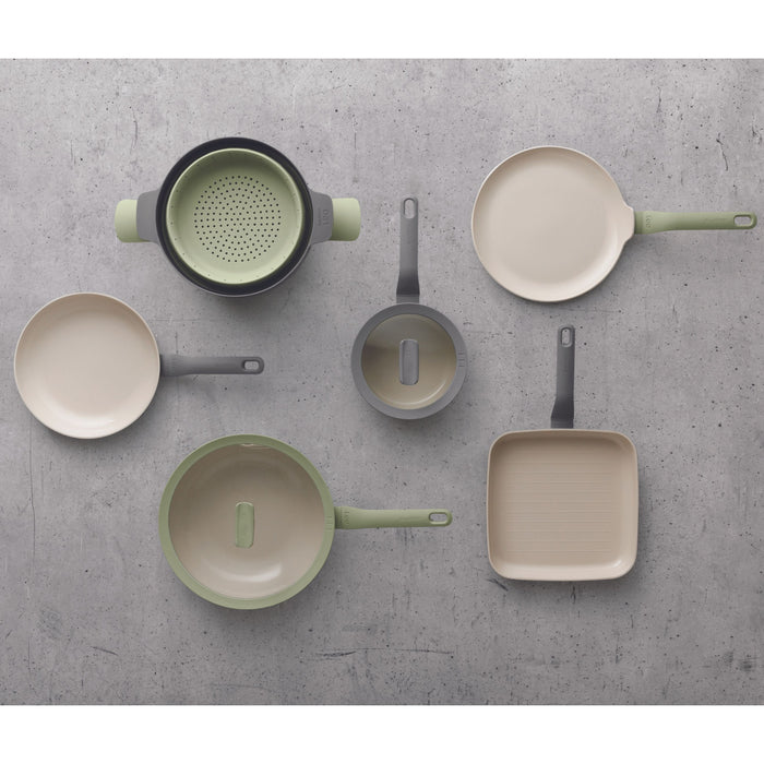 Image 5 of LEO Non-stick Recycled Aluminum Omelet pan 10", Balance, Moonmist