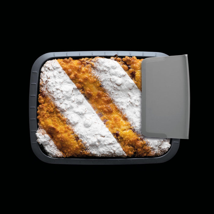 Image 5 of GEM 13" Covered Cake Pan Gray with Carry Lid and Slicing Tool