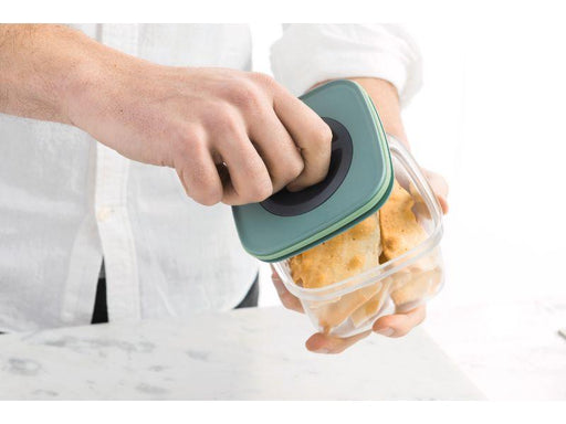Image 2 of Leo 1.1qt Smart Seal Food Container, Green
