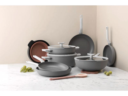 Image 2 of Leo 12.5" Covered Wok, 6.2 Qt, Grey