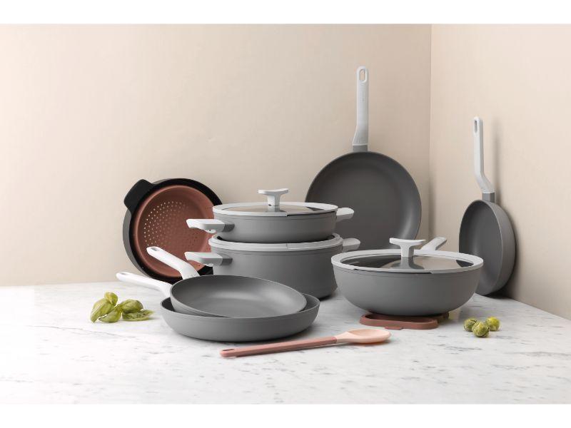 Image 2 of Leo 12.5" Covered Wok, 6.2 Qt, Grey